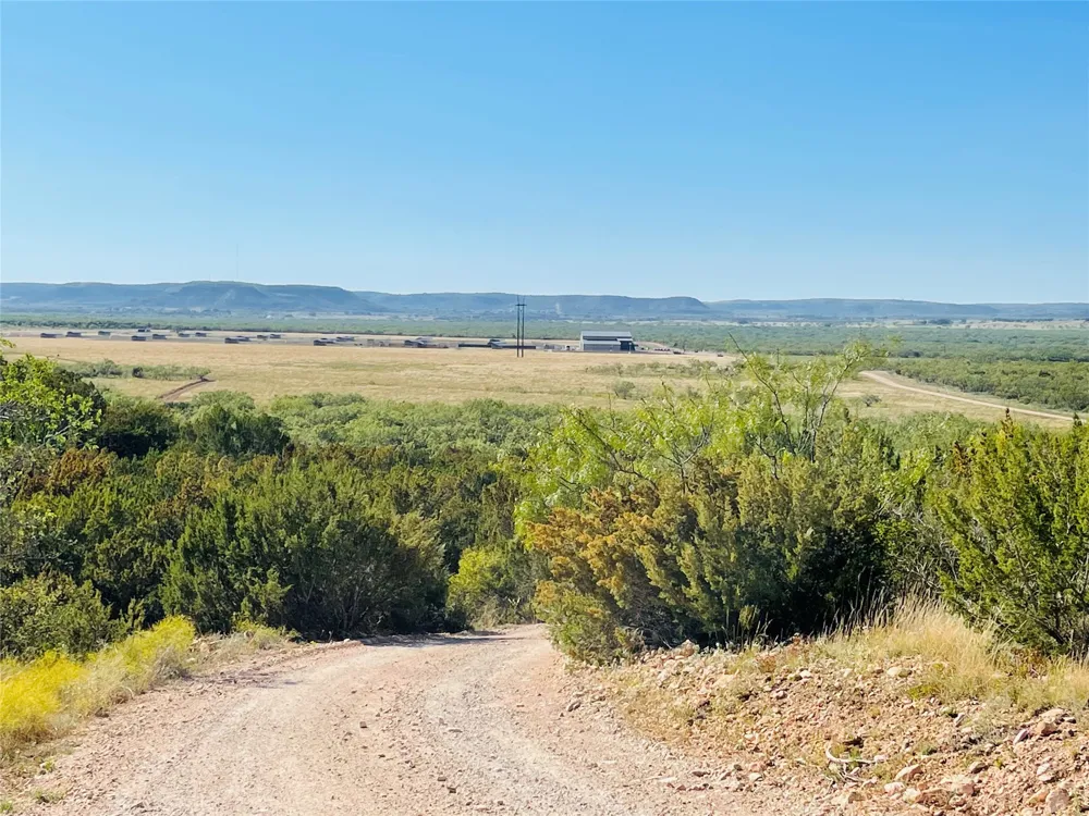 1089 Tennyson Road Bronte, TX 76933