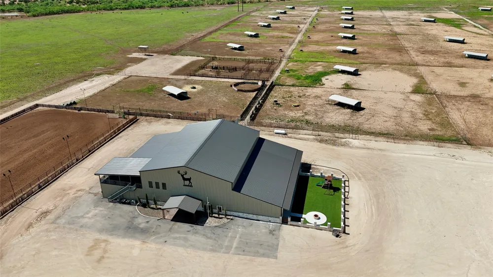 1089 Tennyson Road Bronte, TX 76933