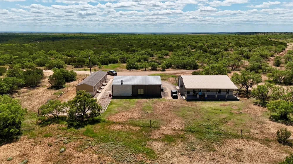 1089 Tennyson Road Bronte, TX 76933