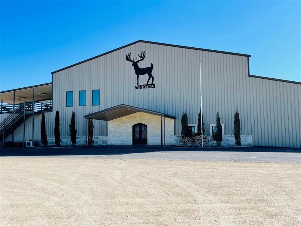 1089 Tennyson Road Bronte, TX 76933