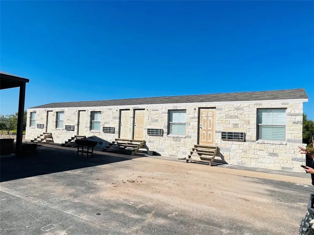 1089 Tennyson Road Bronte, TX 76933