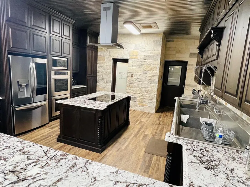 1089 Tennyson Road Bronte, TX 76933