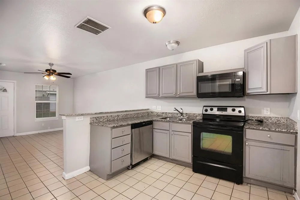 4936 Flamingo Road Fort Worth, TX 76119