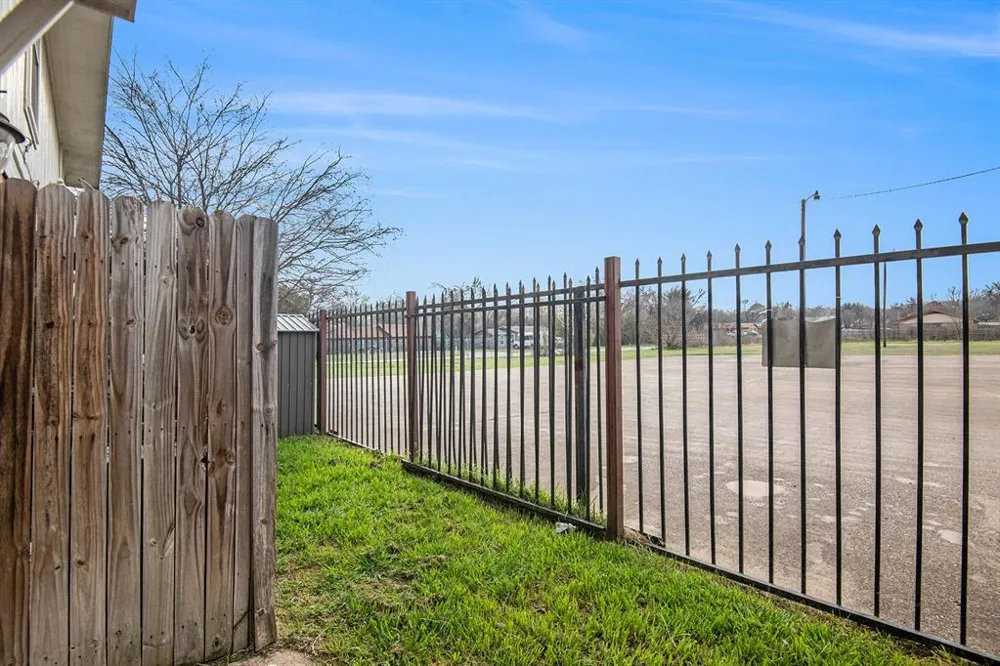 4936 Flamingo Road Fort Worth, TX 76119