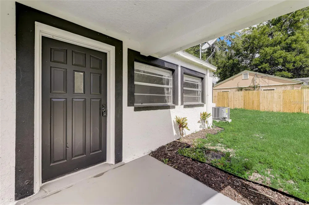 2600 S CRYSTAL LAKE DRIVE Orlando, FL 32806