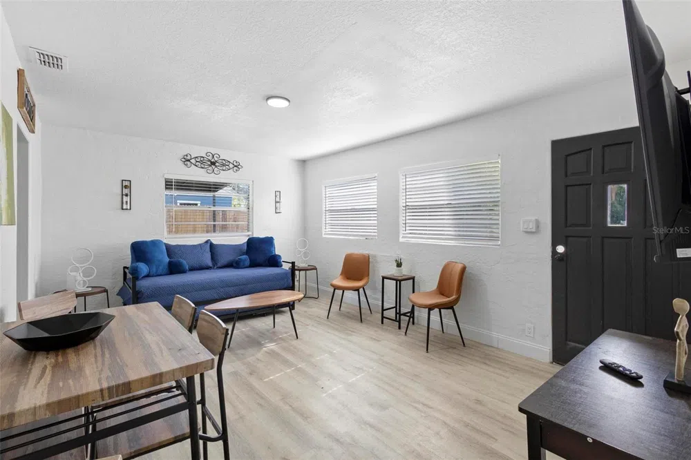 2600 S CRYSTAL LAKE DRIVE Orlando, FL 32806