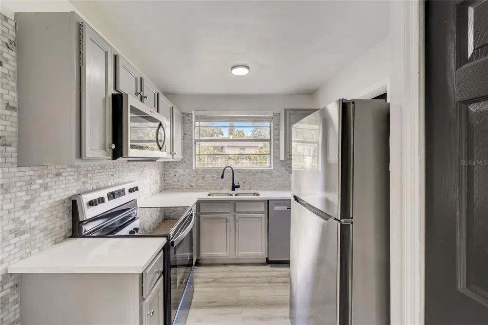 2600 S CRYSTAL LAKE DRIVE Orlando, FL 32806