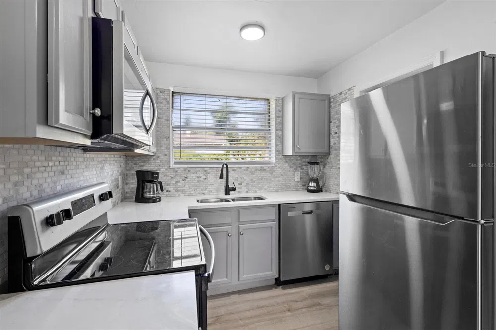 2600 S CRYSTAL LAKE DRIVE Orlando, FL 32806