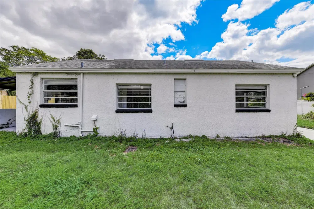 2600 S CRYSTAL LAKE DRIVE Orlando, FL 32806