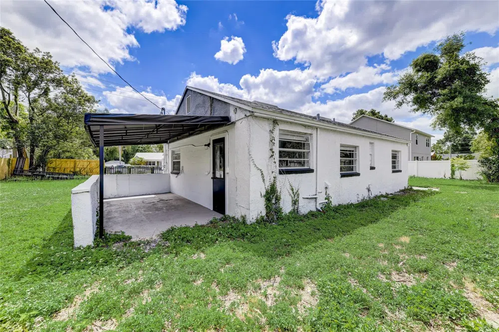 2600 S CRYSTAL LAKE DRIVE Orlando, FL 32806