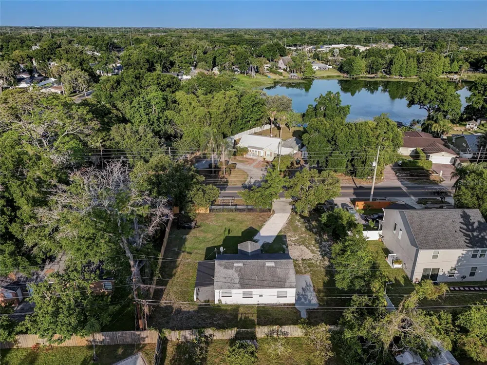 2600 S CRYSTAL LAKE DRIVE Orlando, FL 32806