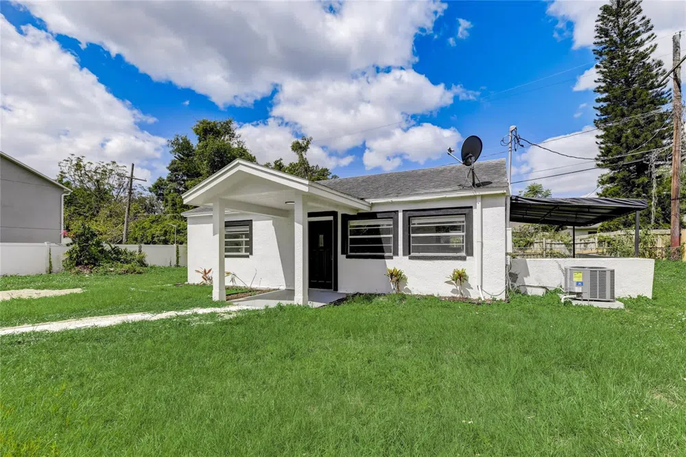 2600 S CRYSTAL LAKE DRIVE Orlando, FL 32806