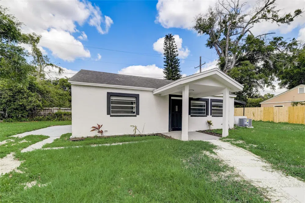 2600 S CRYSTAL LAKE DRIVE Orlando, FL 32806