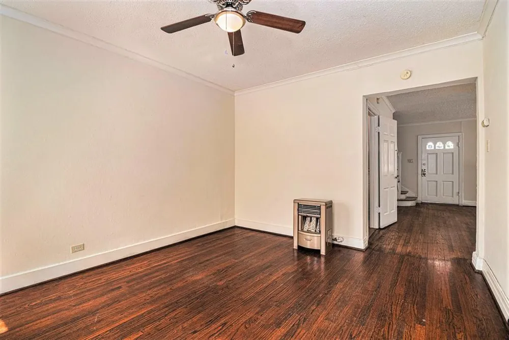 6302 Belmont Avenue Dallas, TX 75214