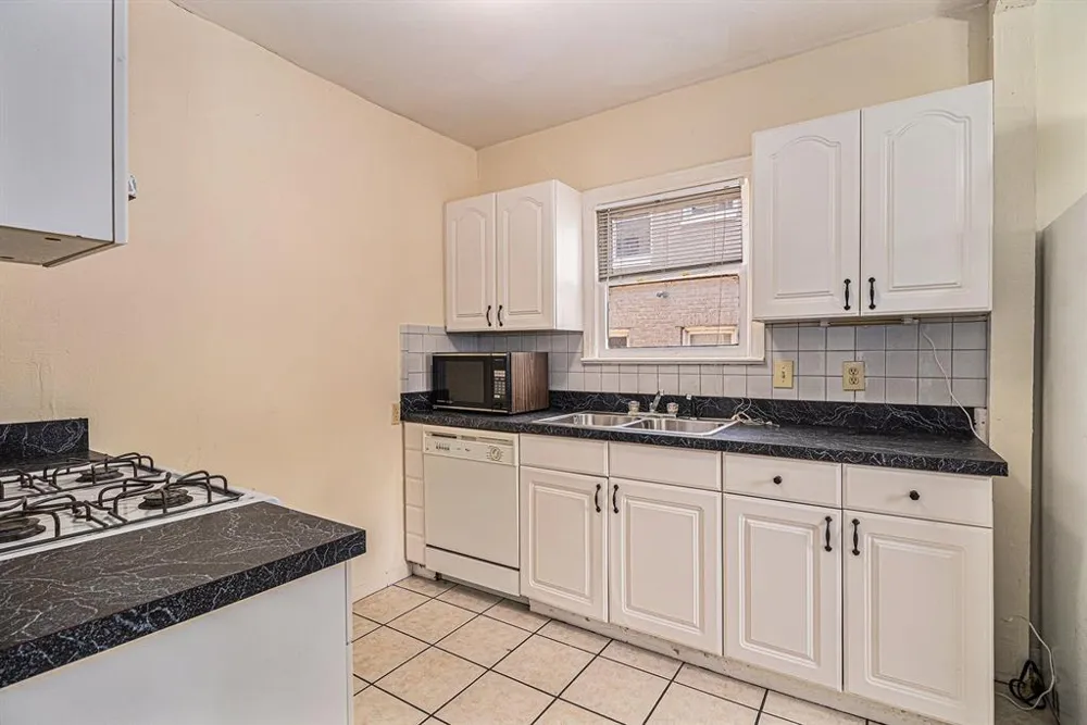 6302 Belmont Avenue Dallas, TX 75214