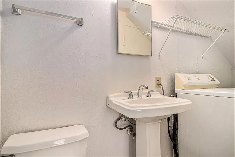 6302 Belmont Avenue Dallas, TX 75214