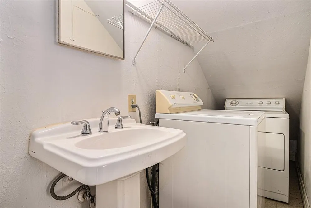 6302 Belmont Avenue Dallas, TX 75214
