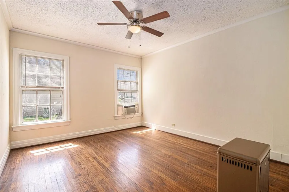 6302 Belmont Avenue Dallas, TX 75214