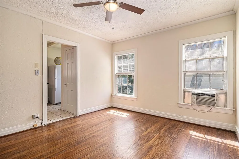 6302 Belmont Avenue Dallas, TX 75214