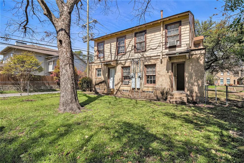 6302 Belmont Avenue Dallas, TX 75214