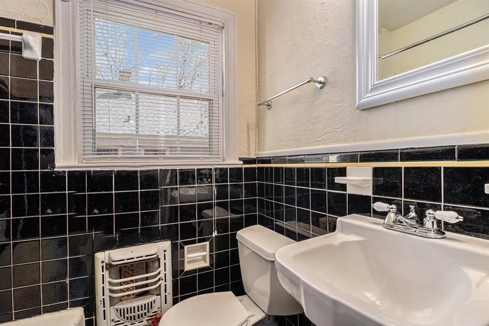 6302 Belmont Avenue Dallas, TX 75214