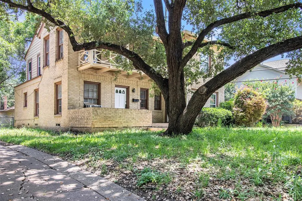 6302 Belmont Avenue Dallas, TX 75214