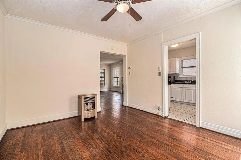 6302 Belmont Avenue Dallas, TX 75214
