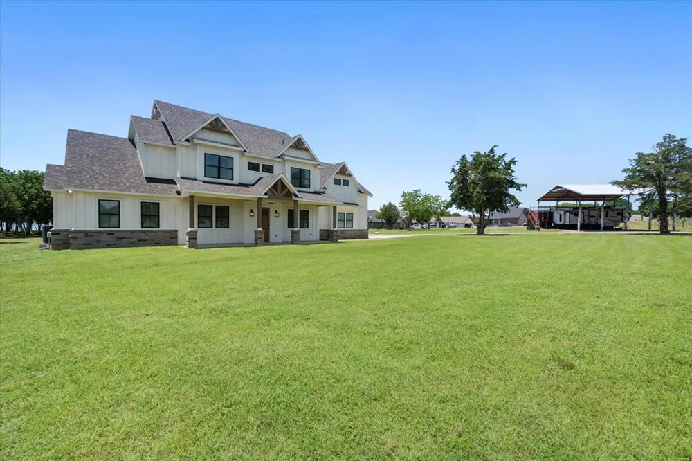 11077 S US Highway 287 Kerens, TX 75144