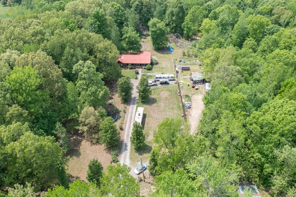 2126 Old Chamblis Rd Pleasant View, TN 37146