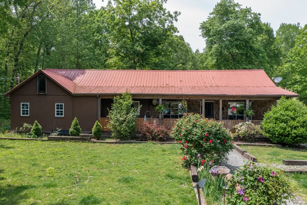 2126 Old Chambliss Rd Pleasant View, TN 37146