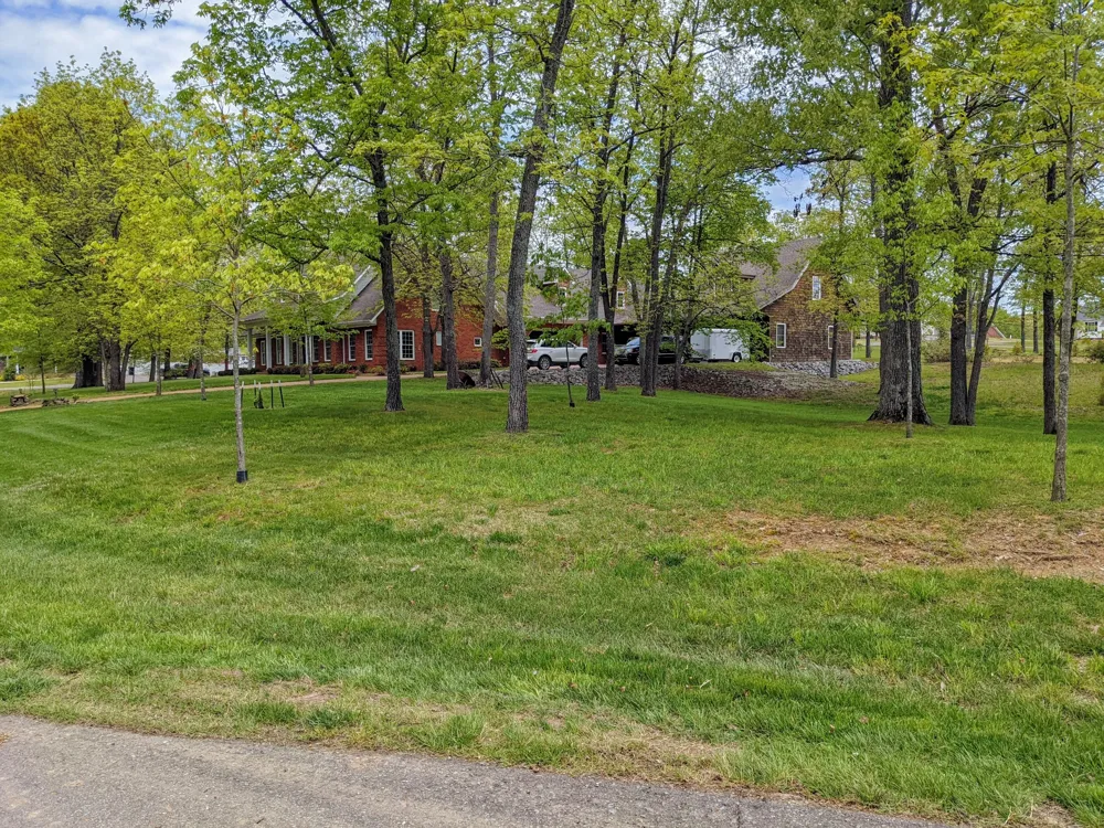 93 Tamatha Dr Paris, TN 38242