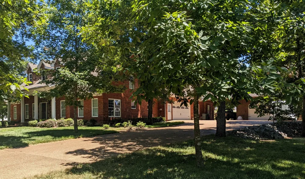 93 Tamatha Dr Paris, TN 38242