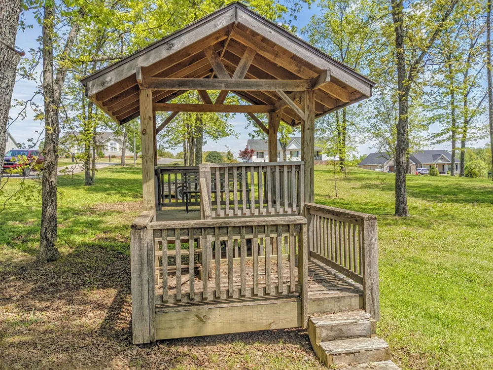 93 Tamatha Dr Paris, TN 38242