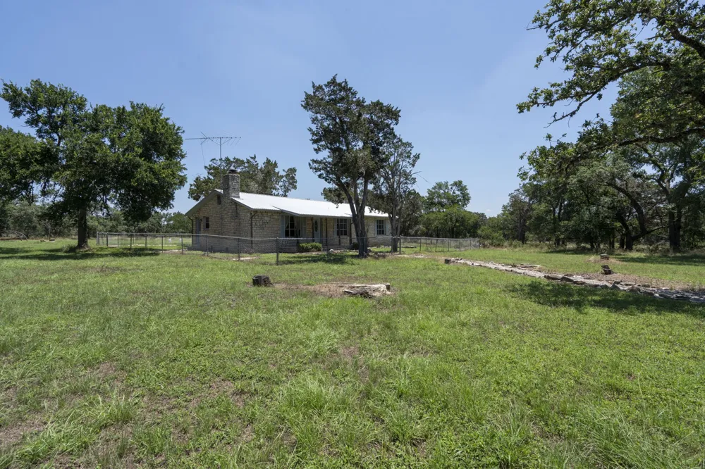 801 Billie Brooks Lane Driftwood, TX 78619