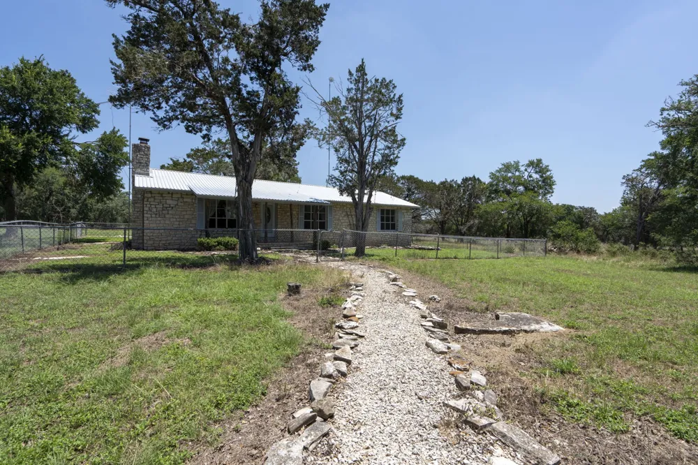 801 Billie Brooks Lane Driftwood, TX 78619