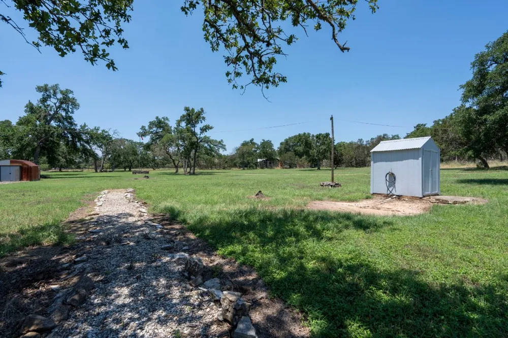 801 Billie Brooks Lane Driftwood, TX 78619