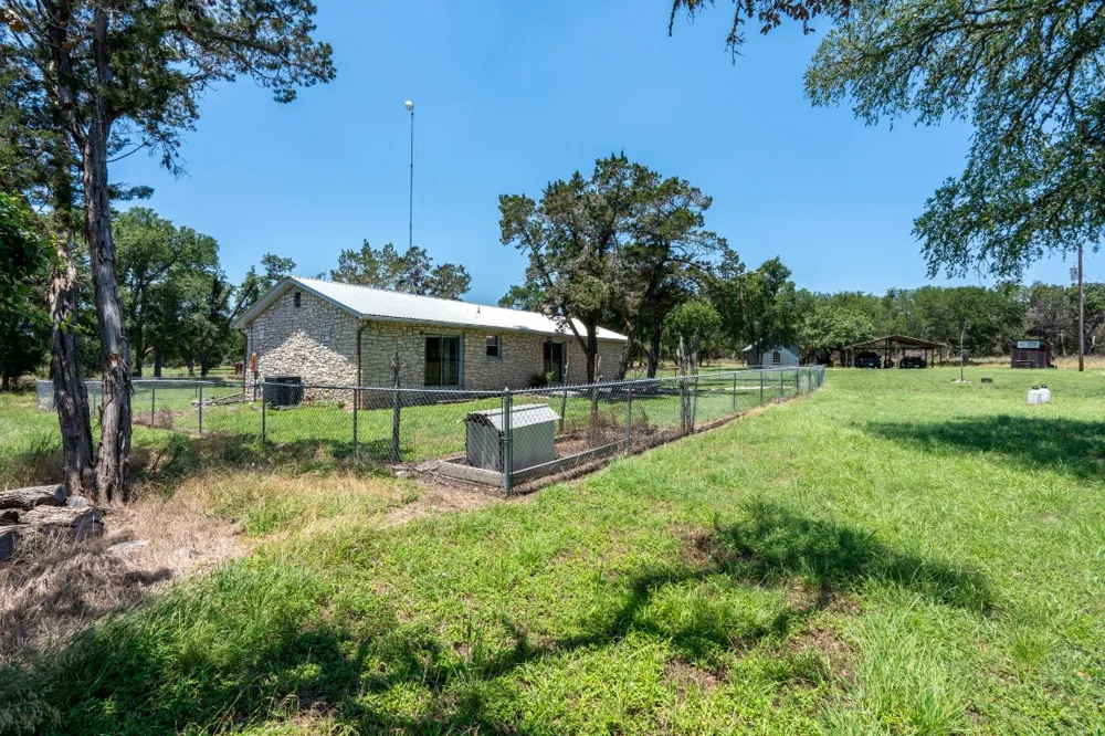 801 Billie Brooks Lane Driftwood, TX 78619