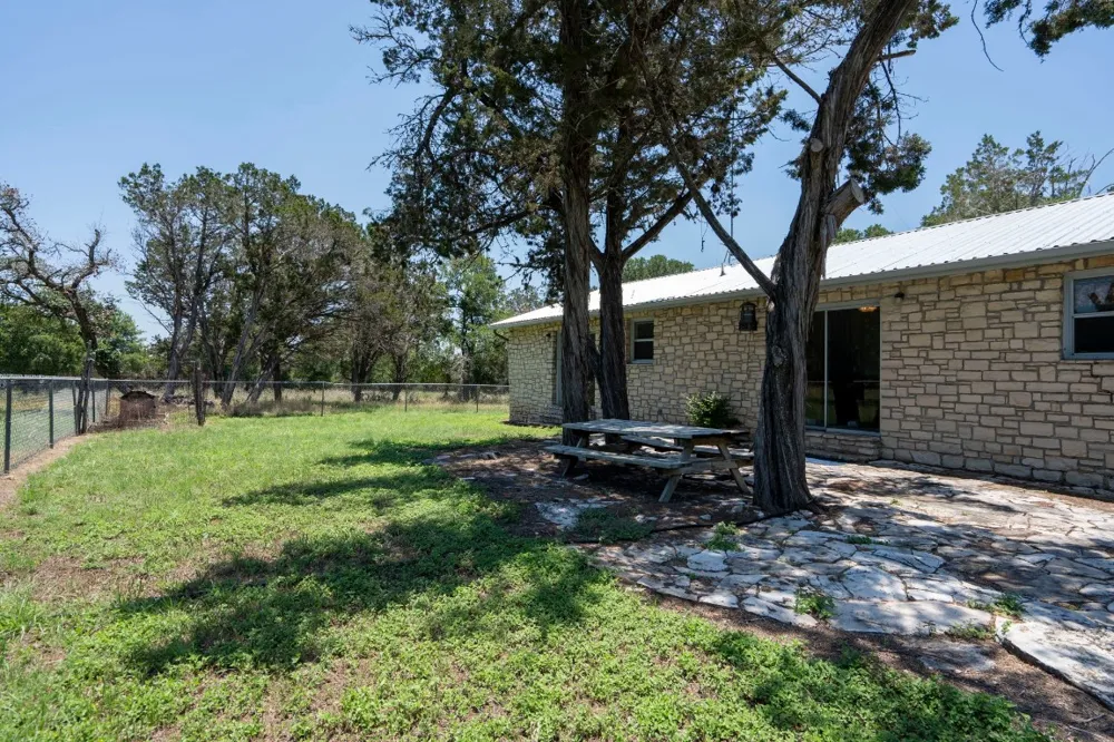 801 Billie Brooks Lane Driftwood, TX 78619