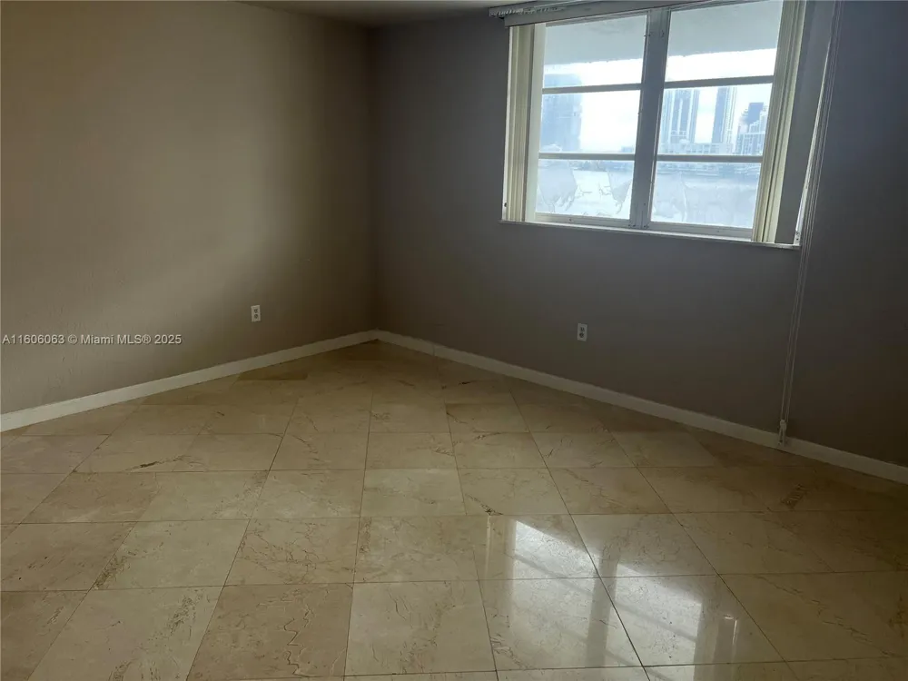 4000 NE 170th St #604 North Miami Beach, FL 33160