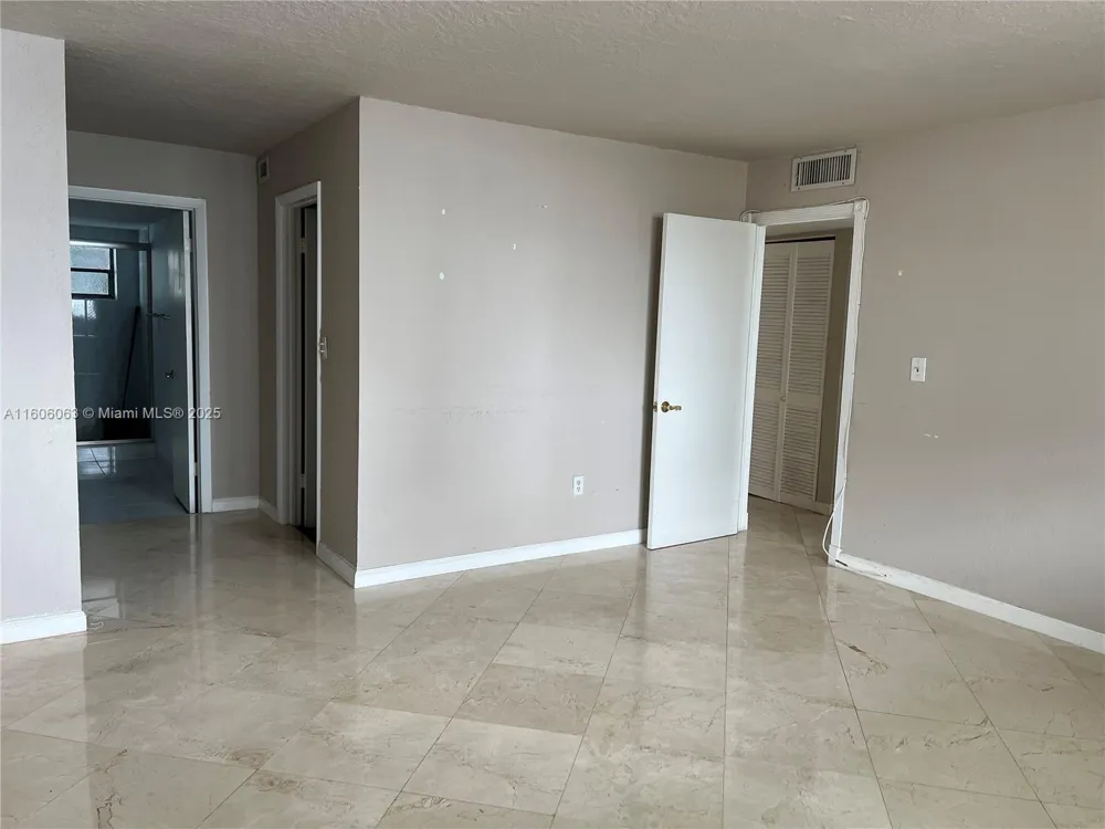 4000 NE 170th St #604 North Miami Beach, FL 33160