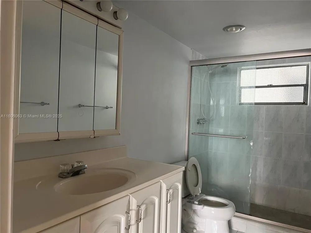 4000 NE 170th St #604 North Miami Beach, FL 33160
