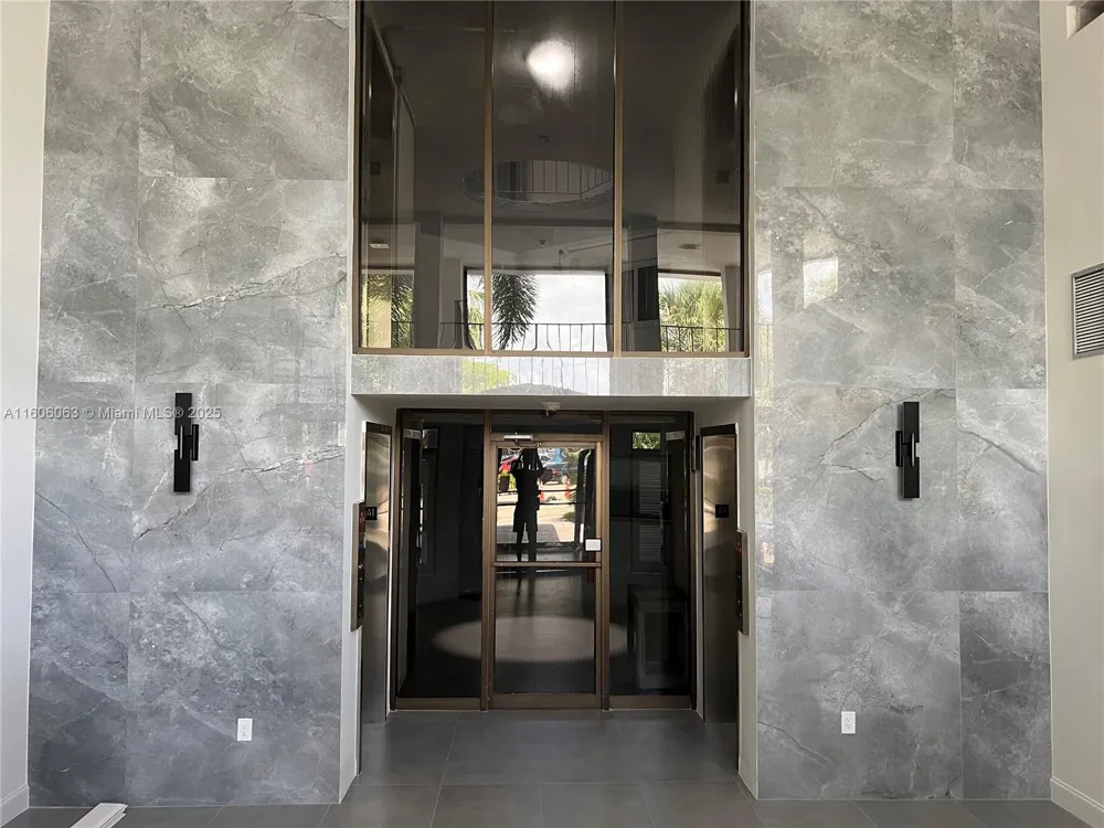 4000 NE 170th St #604 North Miami Beach, FL 33160