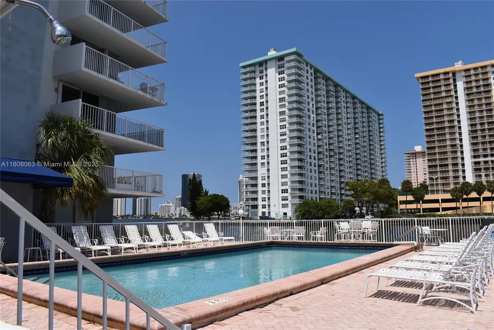 4000 NE 170th St #604 North Miami Beach, FL 33160