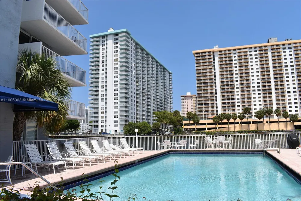 4000 NE 170th St #604 North Miami Beach, FL 33160