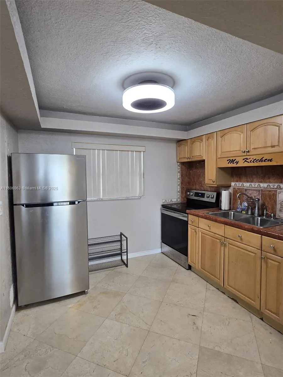 4000 NE 170th St #604 North Miami Beach, FL 33160