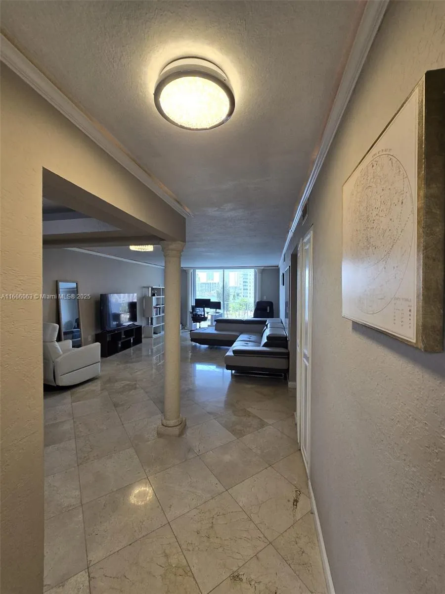4000 NE 170th St #604 North Miami Beach, FL 33160