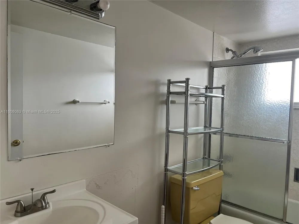 4000 NE 170th St #604 North Miami Beach, FL 33160