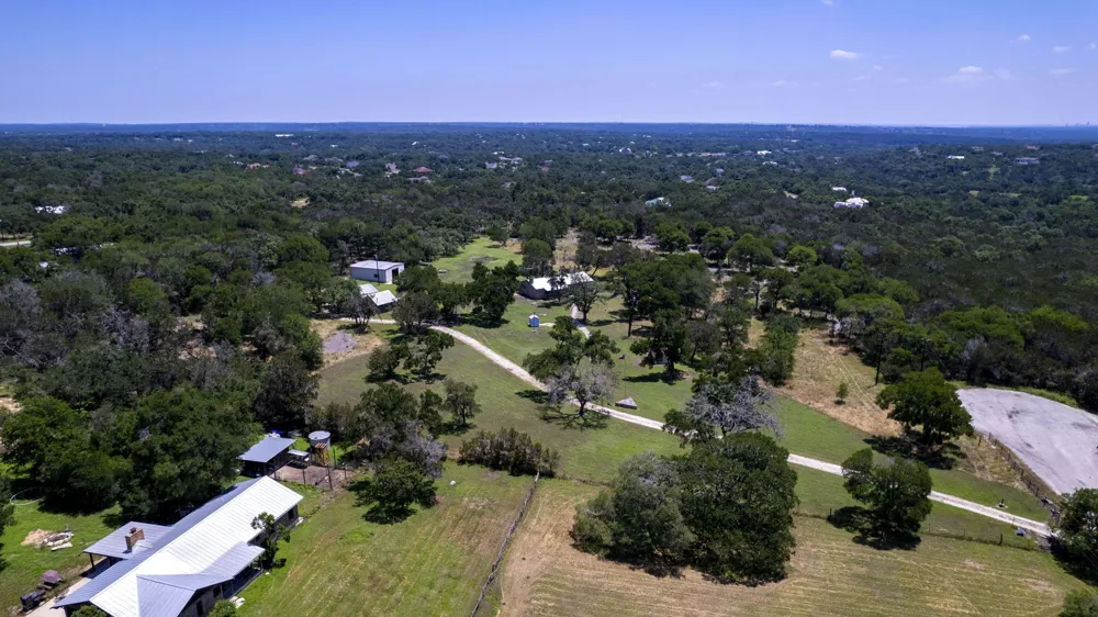 801 Billie Brooks Lane Driftwood, TX 78619