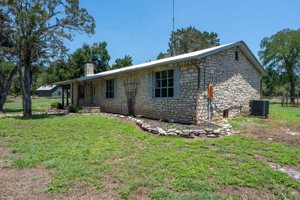 801 Billie Brooks Lane Driftwood, TX 78619