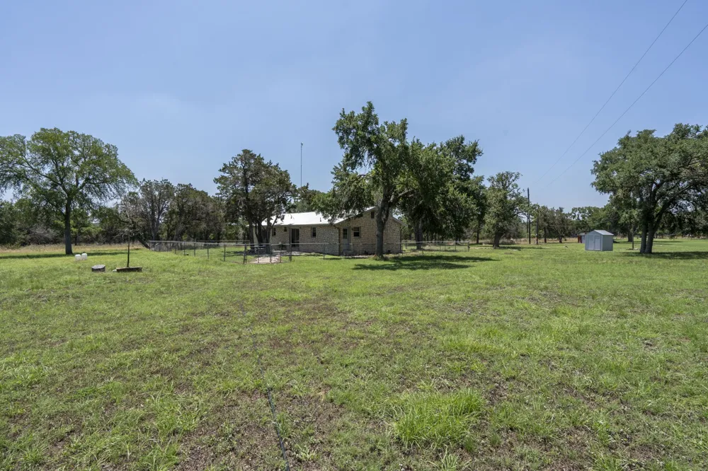 801 Billie Brooks Lane Driftwood, TX 78619